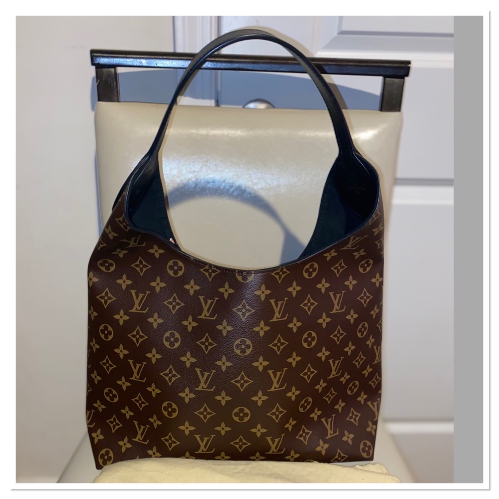 🎈SOLD🎈 LV Discontinued Flower Hobo - Picture 2 of 16